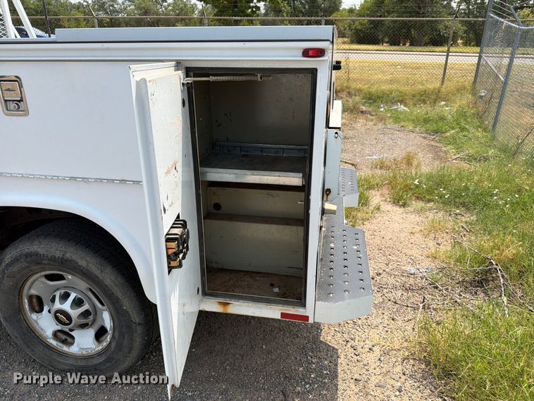 image for item MZ9842 2013 Chevrolet Silverado 2500HD Ext. Cab utility bed pickup truck