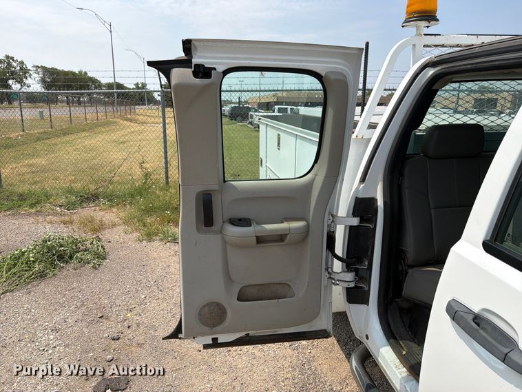 image for item MZ9842 2013 Chevrolet Silverado 2500HD Ext. Cab utility bed pickup truck