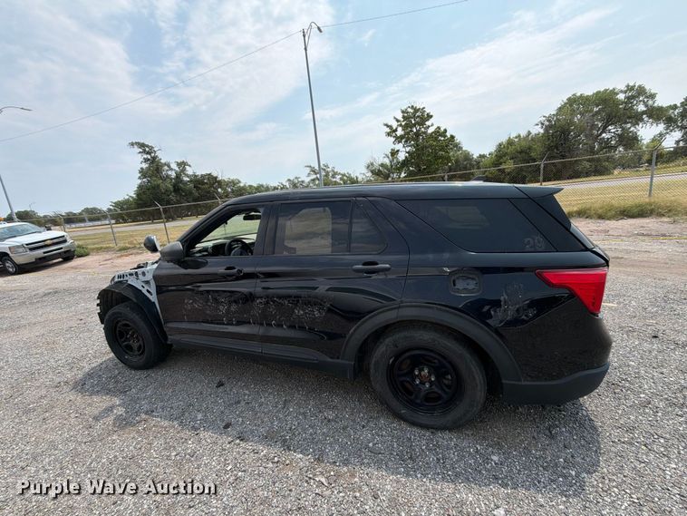 image for item MZ9843 2021 Ford Explorer Police SUV
