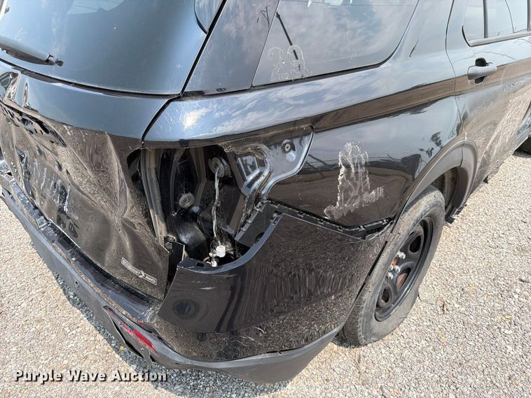 image for item MZ9843 2021 Ford Explorer Police SUV