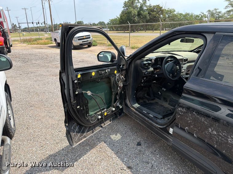 image for item MZ9843 2021 Ford Explorer Police SUV
