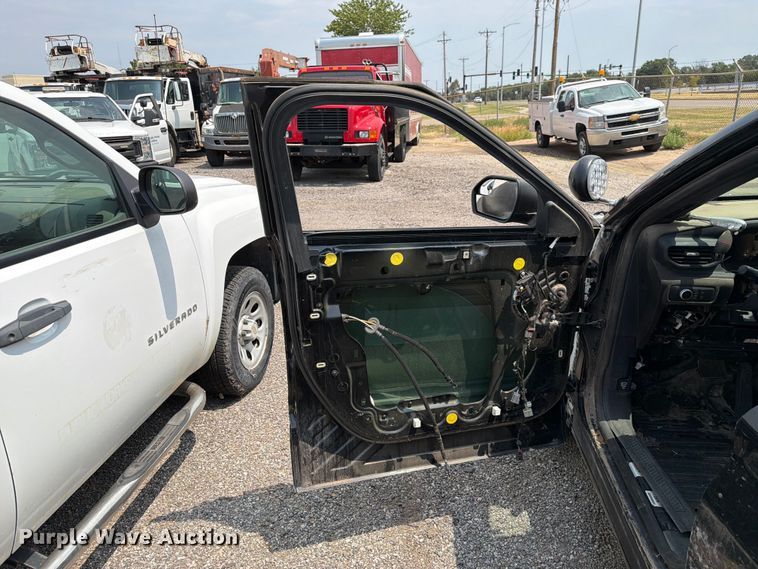 image for item MZ9843 2021 Ford Explorer Police SUV
