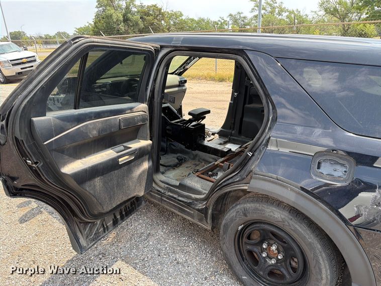 image for item MZ9843 2021 Ford Explorer Police SUV