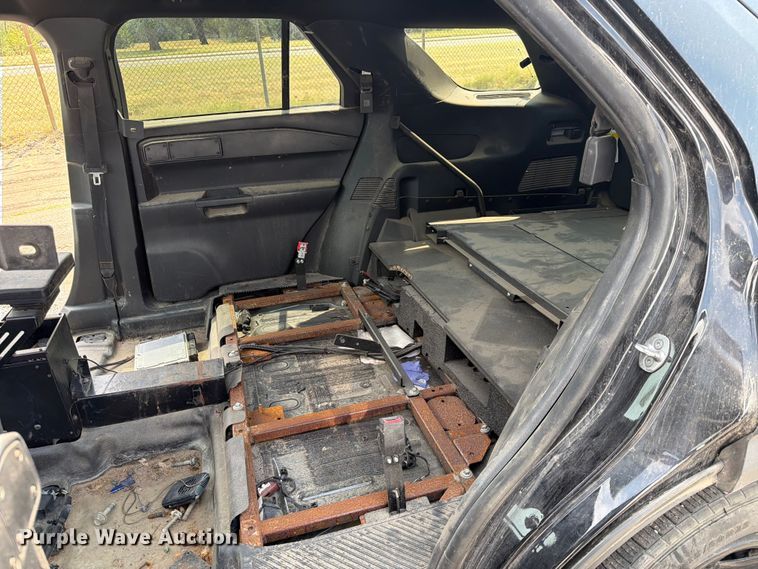 image for item MZ9843 2021 Ford Explorer Police SUV