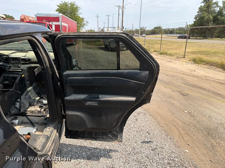 image for item MZ9843 2021 Ford Explorer Police SUV