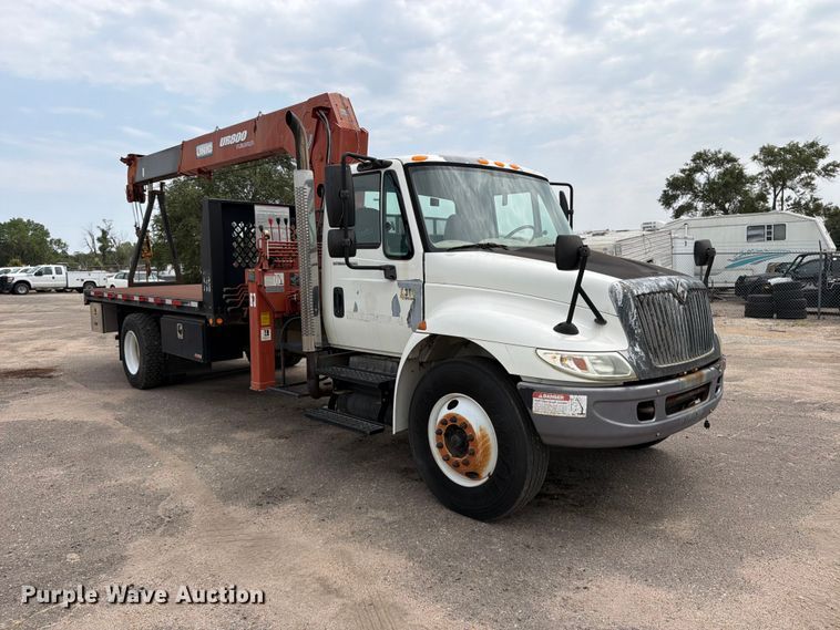 image for item MZ9846 2006 International 4300 crane truck