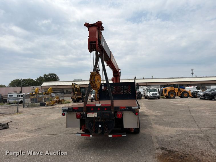 image for item MZ9846 2006 International 4300 crane truck