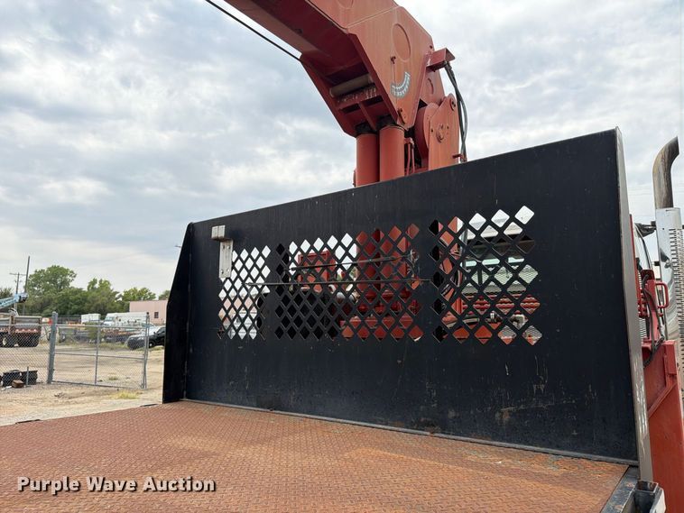 image for item MZ9846 2006 International 4300 crane truck