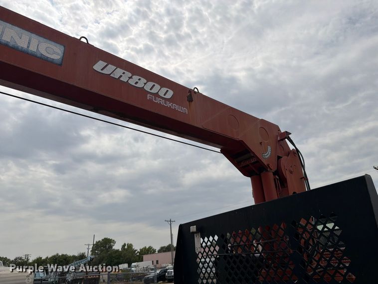 image for item MZ9846 2006 International 4300 crane truck
