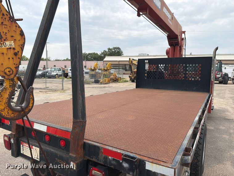 image for item MZ9846 2006 International 4300 crane truck