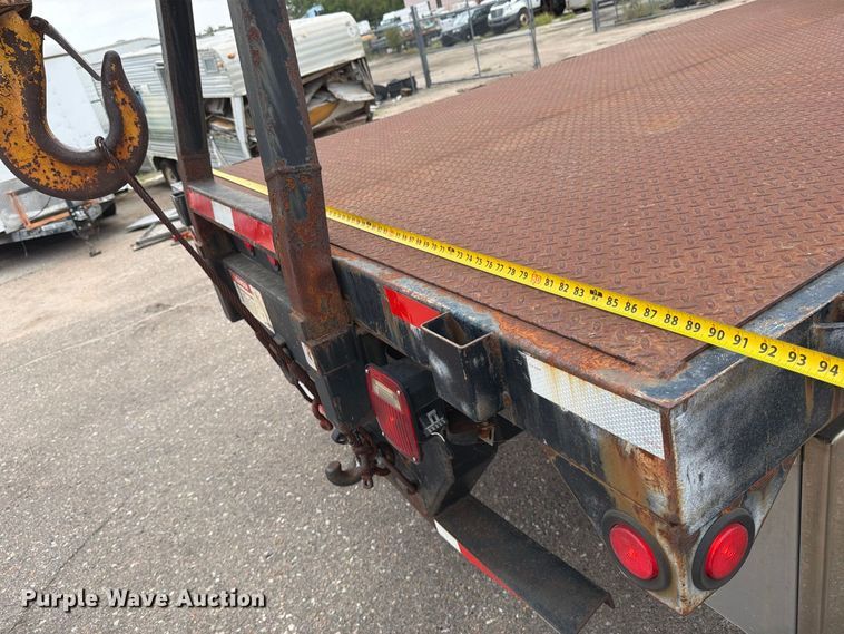 image for item MZ9846 2006 International 4300 crane truck