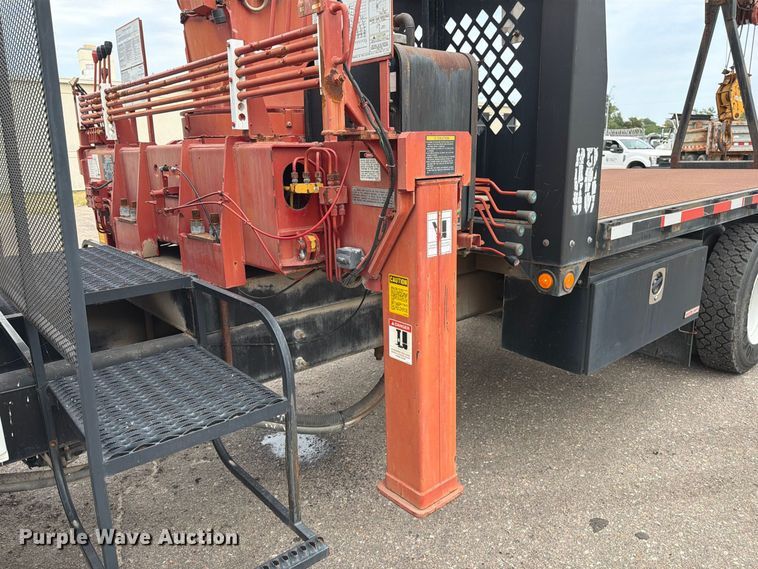 image for item MZ9846 2006 International 4300 crane truck