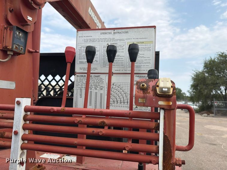 image for item MZ9846 2006 International 4300 crane truck