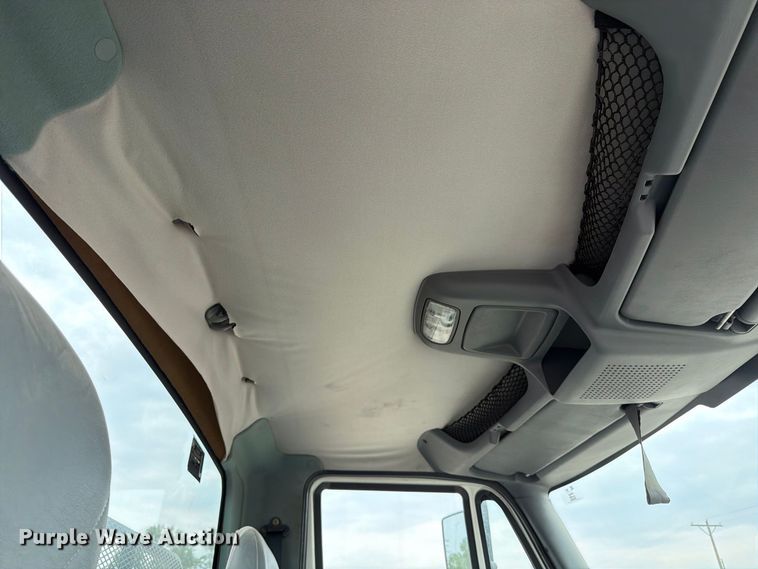 image for item MZ9846 2006 International 4300 crane truck
