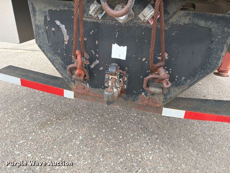 image for item MZ9846 2006 International 4300 crane truck