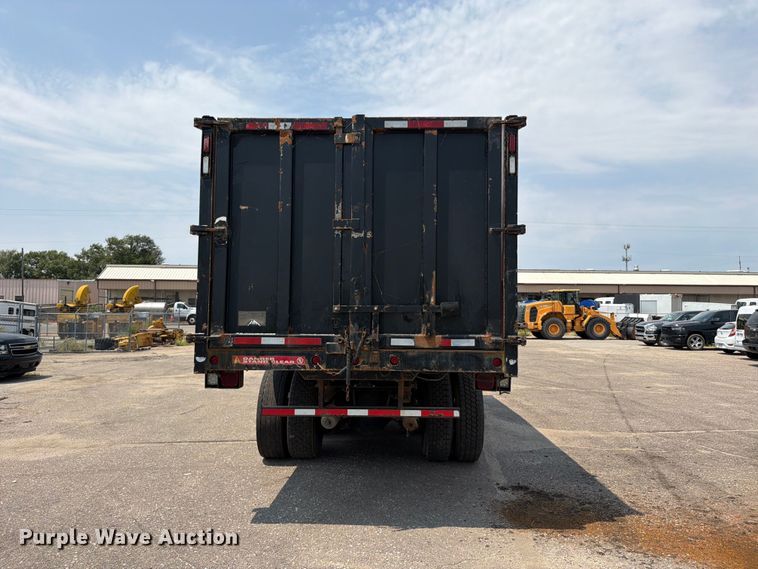 image for item MZ9847 2016 International 7400 grapple crane truck