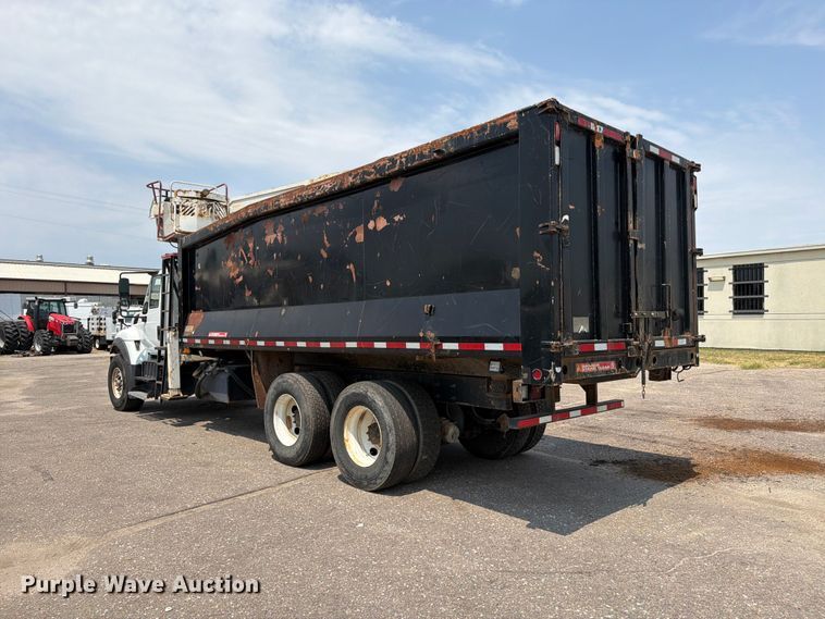 image for item MZ9847 2016 International 7400 grapple crane truck
