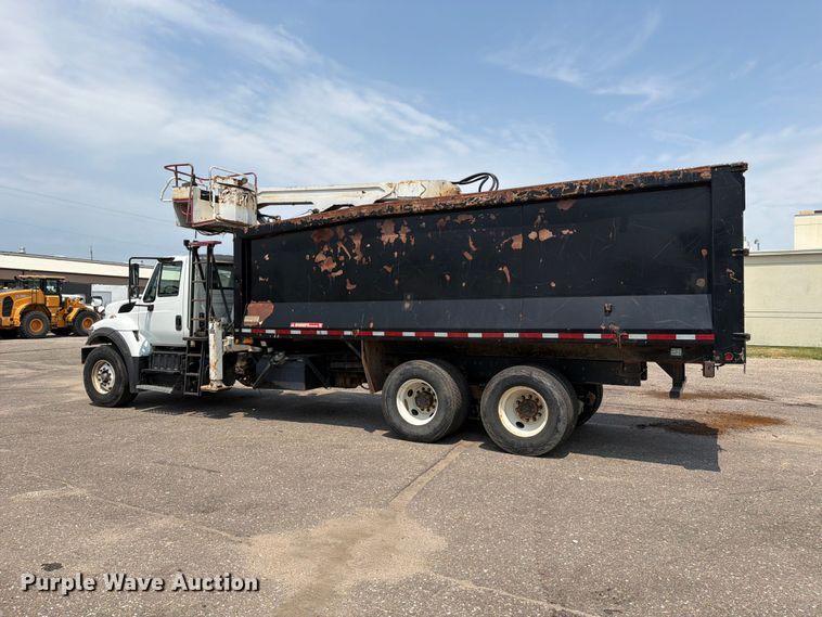 image for item MZ9847 2016 International 7400 grapple crane truck