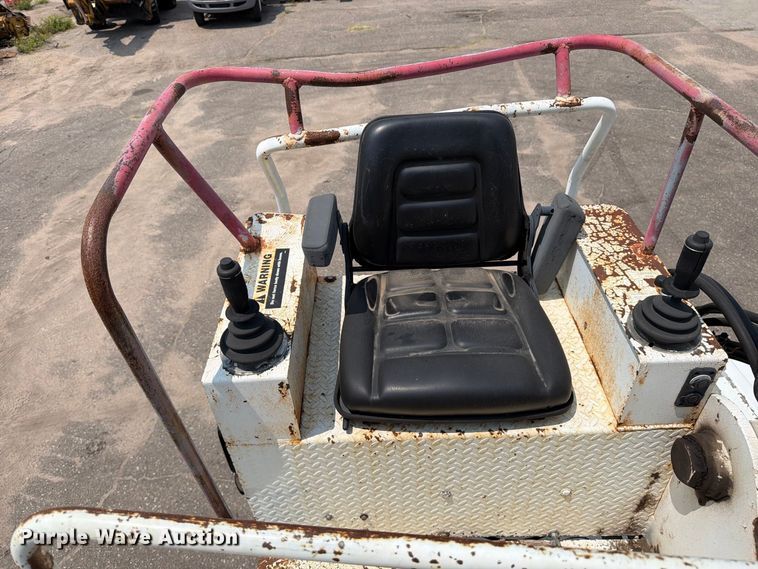 image for item MZ9847 2016 International 7400 grapple crane truck
