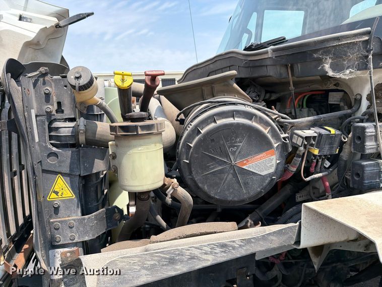 image for item MZ9847 2016 International 7400 grapple crane truck