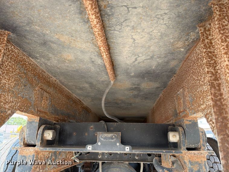 image for item MZ9847 2016 International 7400 grapple crane truck