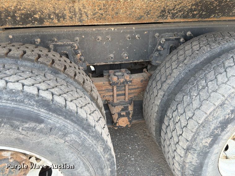 image for item MZ9847 2016 International 7400 grapple crane truck