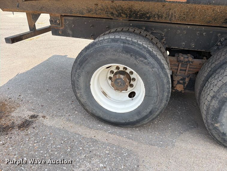 image for item MZ9847 2016 International 7400 grapple crane truck