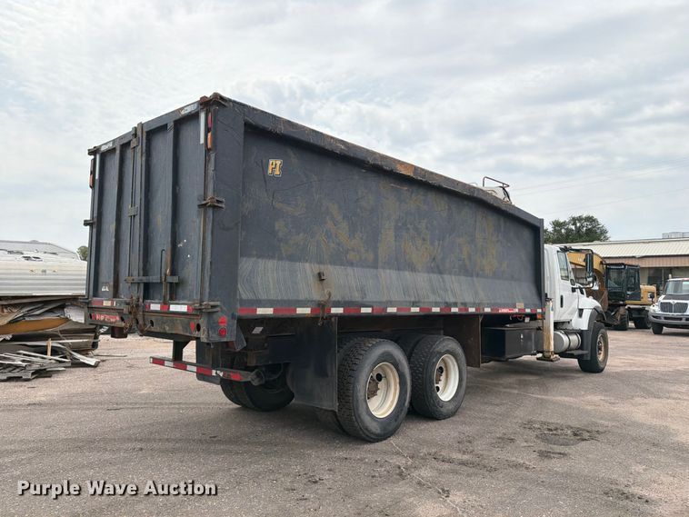 image for item MZ9848 2016 International 7400 grapple crane truck