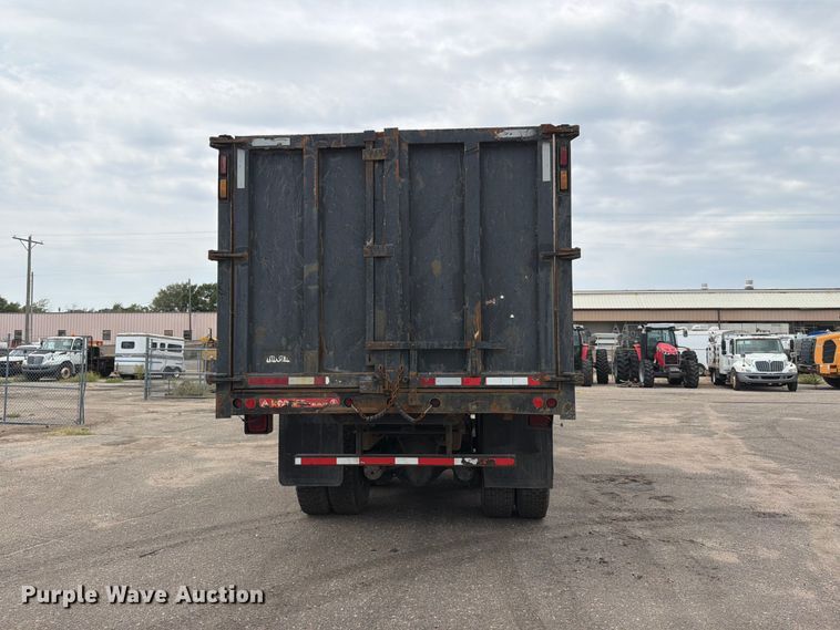 image for item MZ9848 2016 International 7400 grapple crane truck