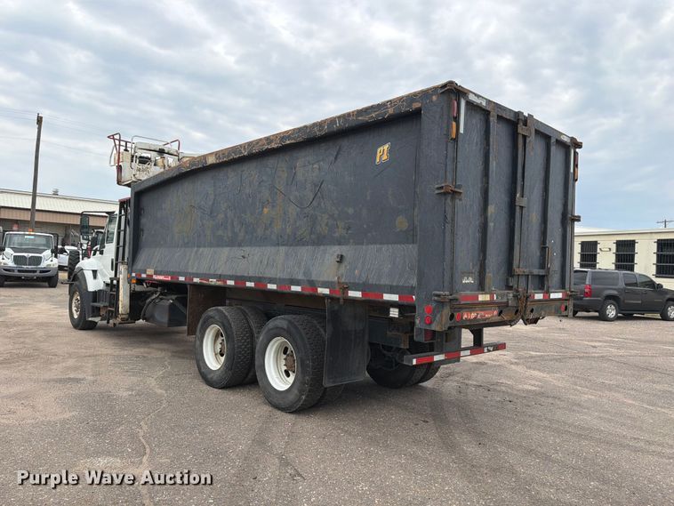 image for item MZ9848 2016 International 7400 grapple crane truck