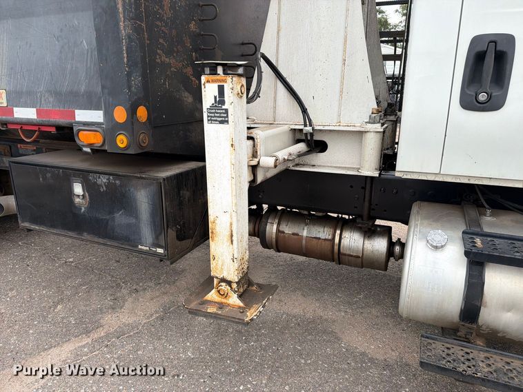 image for item MZ9848 2016 International 7400 grapple crane truck