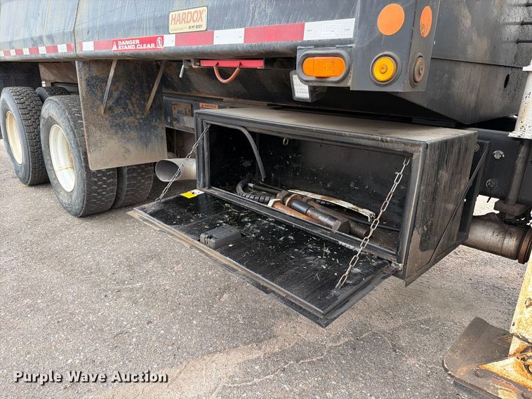 image for item MZ9848 2016 International 7400 grapple crane truck