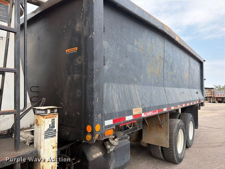 image for item MZ9848 2016 International 7400 grapple crane truck