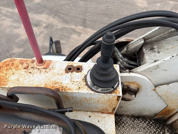 image for item MZ9848 2016 International 7400 grapple crane truck