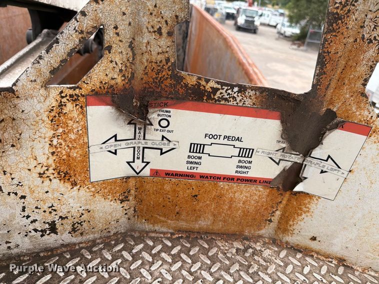 image for item MZ9848 2016 International 7400 grapple crane truck