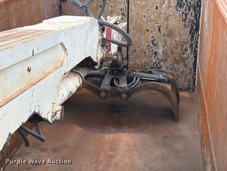 image for item MZ9848 2016 International 7400 grapple crane truck