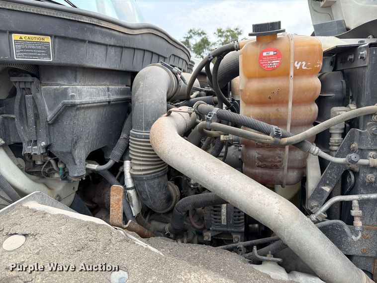 image for item MZ9848 2016 International 7400 grapple crane truck