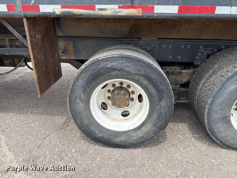 image for item MZ9848 2016 International 7400 grapple crane truck
