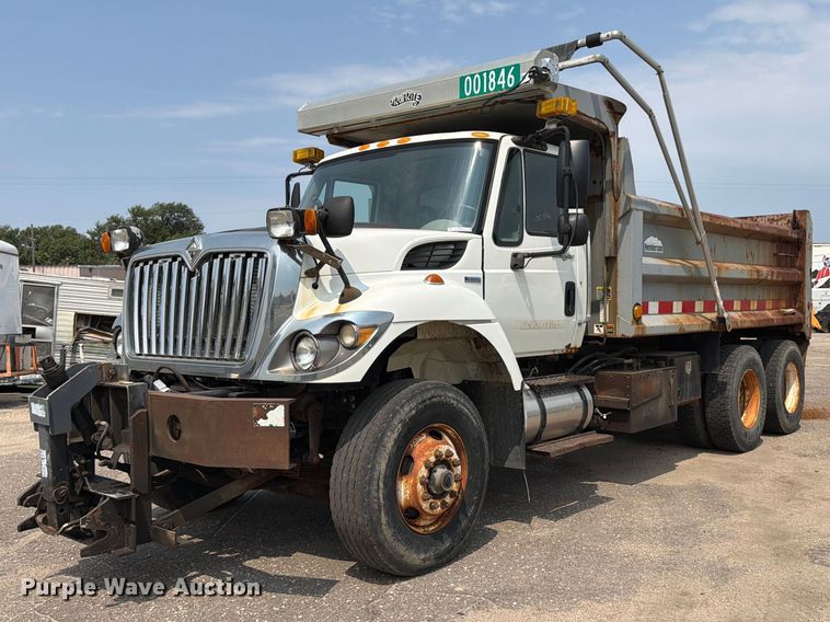 2009 International 7500 dump truck