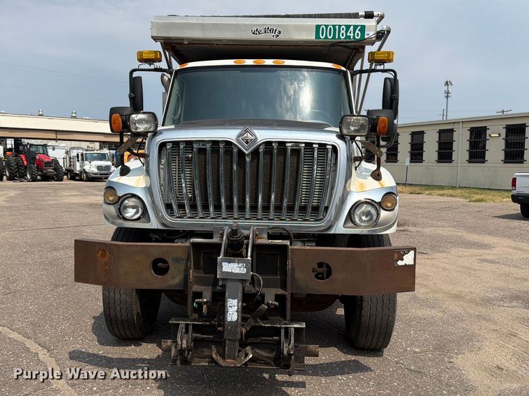 image for item MZ9849 2009 International 7500 dump truck