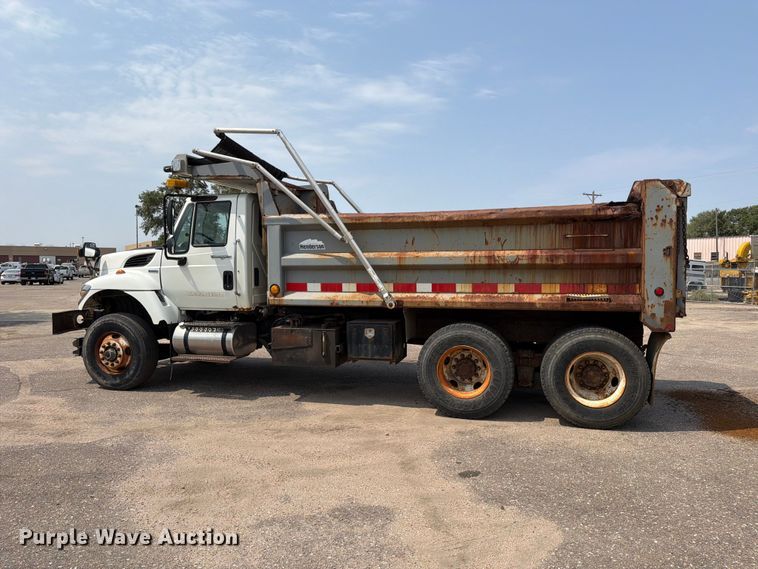 image for item MZ9849 2009 International 7500 dump truck