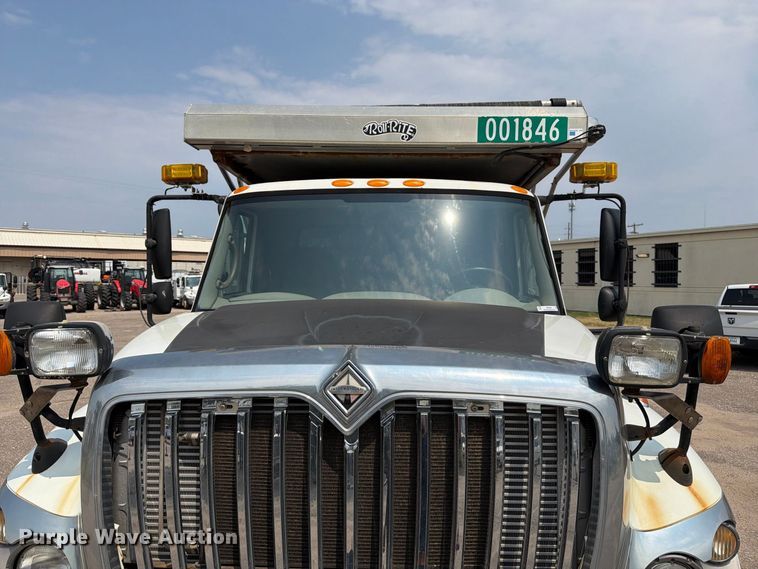 image for item MZ9849 2009 International 7500 dump truck