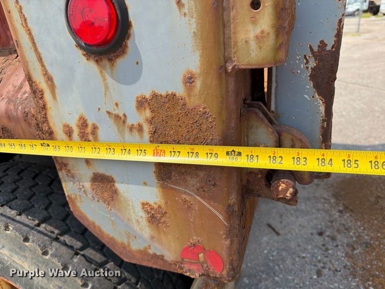 image for item MZ9849 2009 International 7500 dump truck