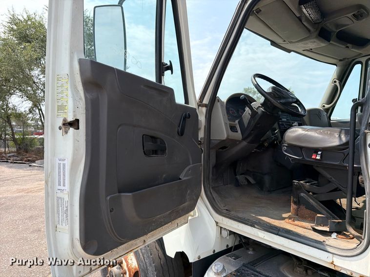 image for item MZ9849 2009 International 7500 dump truck