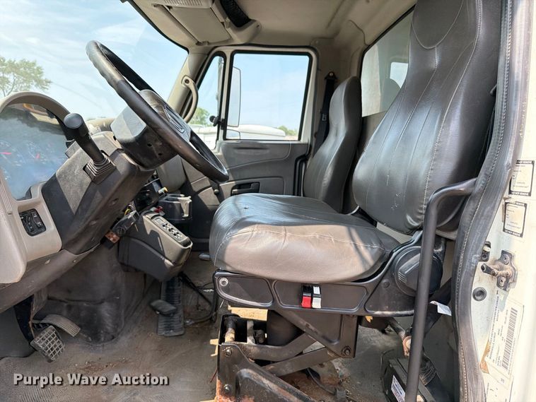 image for item MZ9849 2009 International 7500 dump truck
