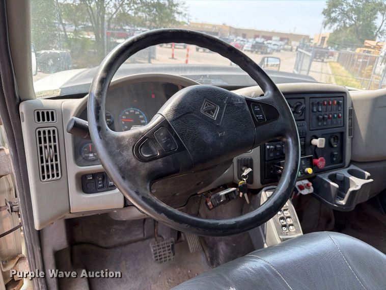 image for item MZ9849 2009 International 7500 dump truck