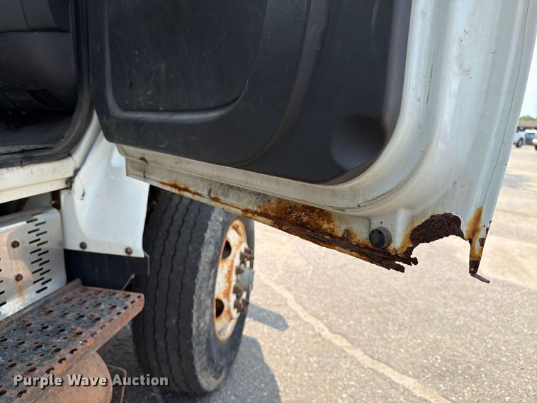 image for item MZ9849 2009 International 7500 dump truck