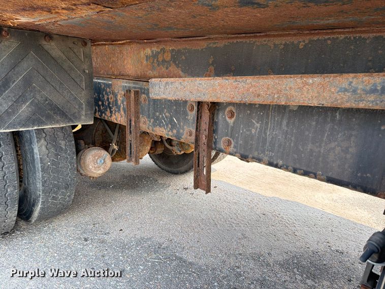 image for item MZ9849 2009 International 7500 dump truck
