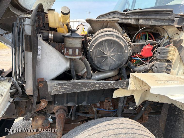 image for item MZ9849 2009 International 7500 dump truck