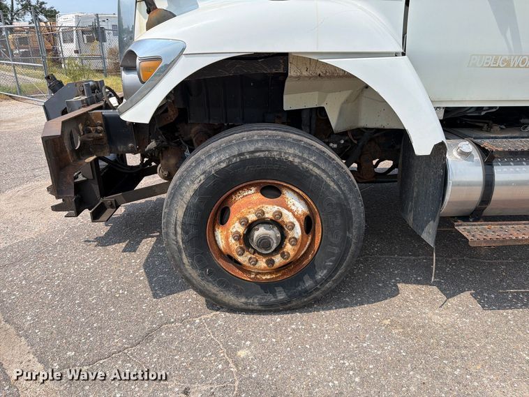 image for item MZ9849 2009 International 7500 dump truck